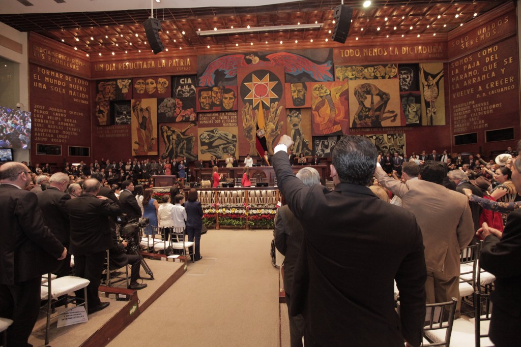 informe-naciona-correa-desde-abajo-e1464263699763.jpg