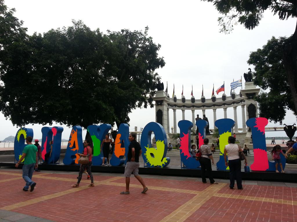 malecon-guayaquil.jpg