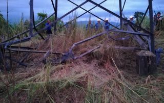 bomba en puento sobre el río Viche