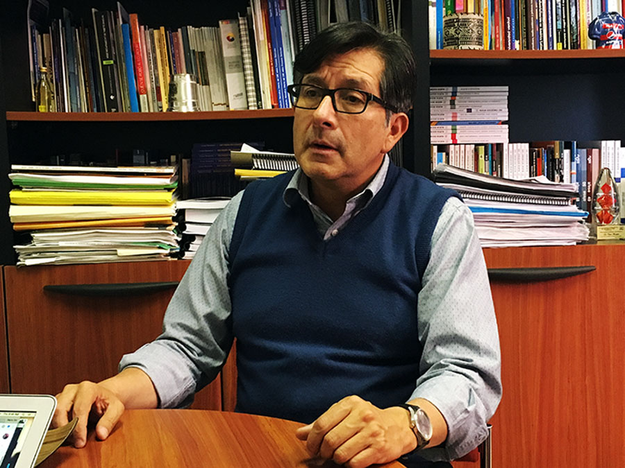 Montúfar se considera un hombre de centro izquierda pero su vínculo más mediático ha sido con el movimiento CREO, de derecha. Fotografía de José María León para GK.