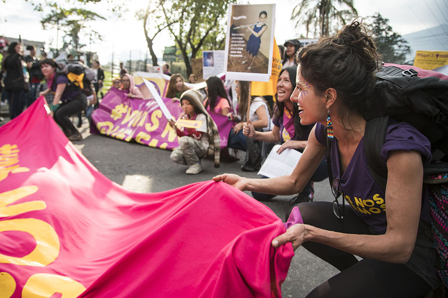 Mujeres marcharon para denunciar violencia contra la mujer