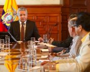 Lenin Moreno delega funciones presidenciales