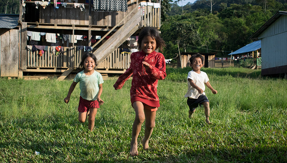 Niños de la comunidad Tsuntsuim