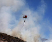 Sistema Bambi Bucket se usa en el cerro Casitagua