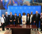 acuerdo para proteger ambientalistas