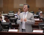 Eliseo Azuero renuncia