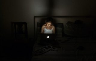 niñas sufren acoso en línea