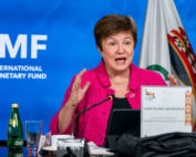 primera revisión del acuerdo con el FMI