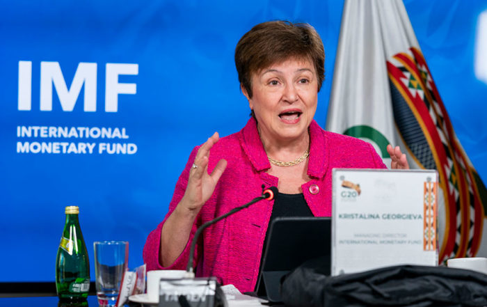 primera revisión del acuerdo con el FMI