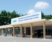 trabajadores del hospital del IESS de Guayaquil