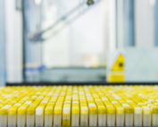 Reino Unido aprobó la vacuna de AstraZeneca