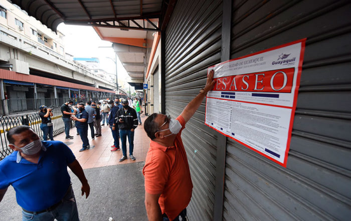 clausuran bodegas en la Bahía de Guayaquil
