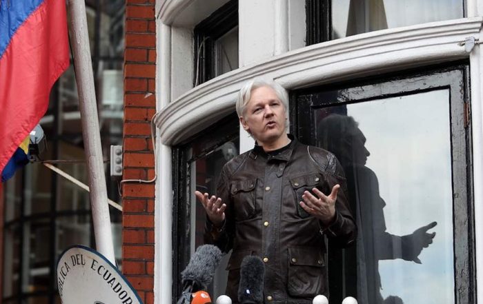 retira nacionalidad ecuatoriana a Julian Assange