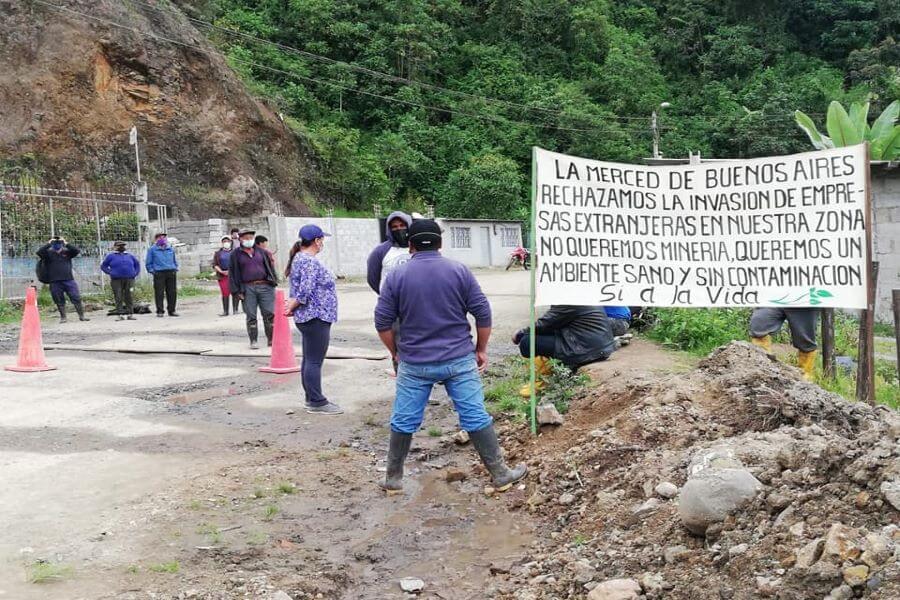 entrada de trabajadores mineros