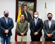 Alcaldía de Guayaquil acordó entrega de vacunas