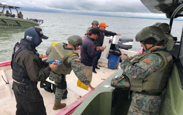 armas en el Golfo de Guayaquil