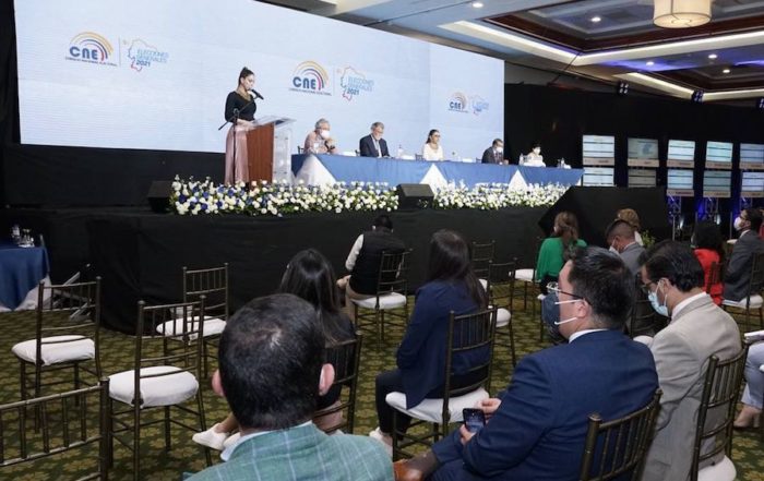 cuantos ecuatorianos ya votaron