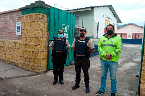 policías en segunda vuelta electoral