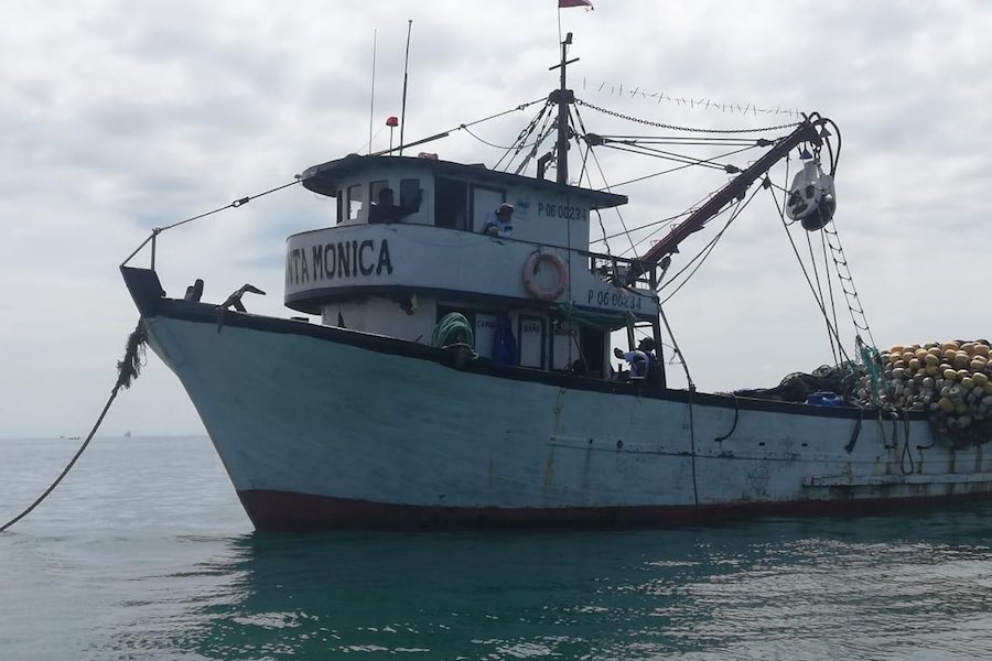 sancionan a embarcación por pesca ilegal