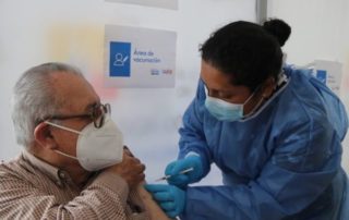 suspende aplicación de segunda dosis contra covid-19