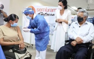 vacunación contra el covid-19 de policías