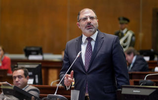 Kronfle no será Presidente de la Asamblea