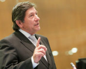 quién es César Rohón