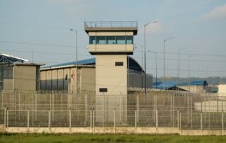 policías y guías se enfrentaron en Penitenciaría