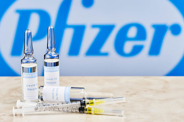 estudios sobre una tercera dosis de la vacuna de Pfizer