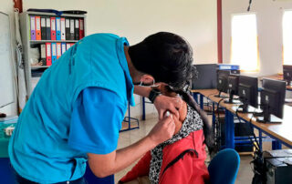 plan de vacunación 9-100 en Ecuador