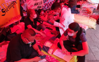 maestros de la UNE en Cuenca decidieron desangrarse