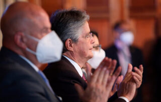 gobierno presentó el plan Fénix