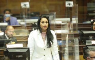 Bella Jiménez destituida