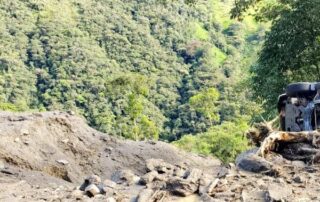 deslave en la vía Loja-Zamora