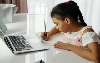 desinformación afecta a las niñas