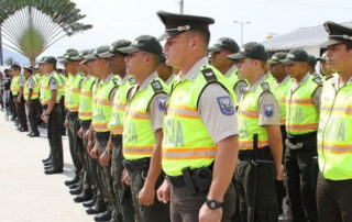 Policías procesados por robo