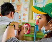 Vacunación de niños contra covid-19 en Ecuador