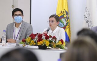 comisión para atender la crisis carcelaria