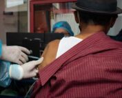 refuerzo de vacuna contra covid-19 en Ecuador