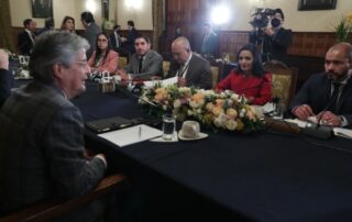 reunión del gobierno con Izquierda Democrática