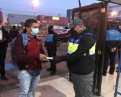 presentar el carné de vacunación