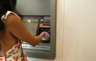 Veto presidencial sobre cobros indebidos en los bancos