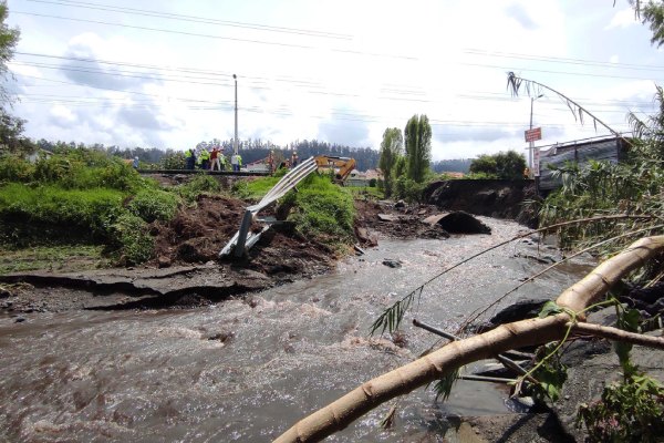 Desbordamiento de un río en Rumiñahui