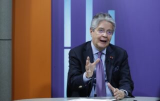 contra Nebot y Correa