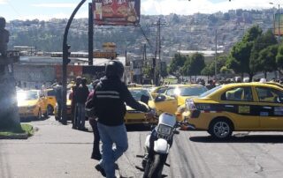 Taxistas se toman varias calles de Quito. Te contamos cuáles