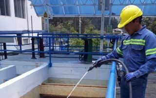 Limpieza ante presunta contaminación de agua en Ambato