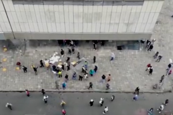 manifestantes atacaron la fiscalía