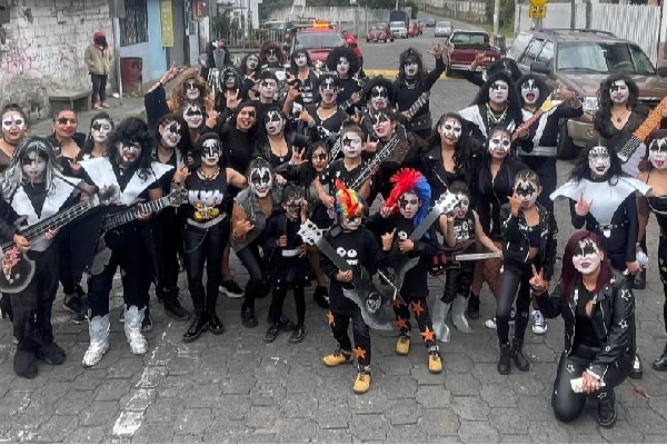 Gene Simmons toca el corazón de sus fans ecuatorianos