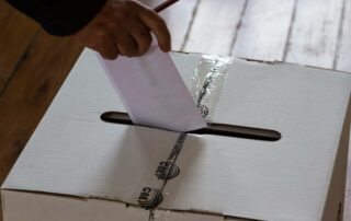 Para las elecciones seccionales de febrero de 2023, podrás votar por las nuevas dignidades locales que representarán a los ecuatorianos los próximos 4 años. Fotografía de David Díaz para GK.