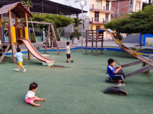 hijos jugando